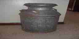 The Avatar in Lord British's throne room, casting Mass Kill as a big fireball springs forth.